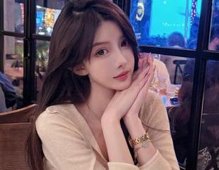 小小奶瓶儿倾情呈现：丝带女友美图合集，记录下每一刻的灵动与倩影.txt