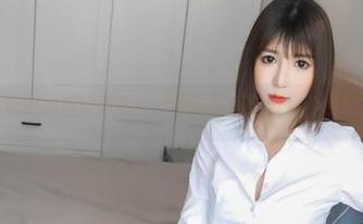 观看小酥酱的猫咪原图，沉浸在可爱与梦幻的世界里.txt