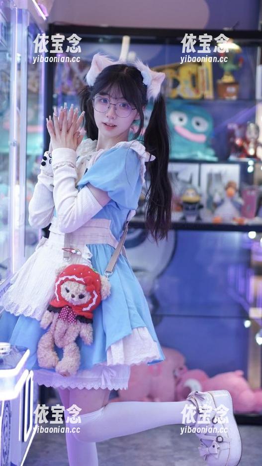 少女秩序 - 轻盈时光里的乐栀棉袜写真合集，照片呈现简约却不失优雅.txt
