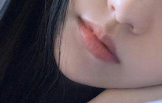 少女秩序 - 小满教室写真：在每张照片中探寻自我与成长的历程.txt