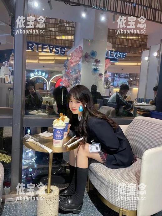 前所未见的私房美学，“少女秩序EXVOL”带你领略独特的图片艺术之旅.txt