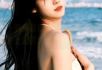 尤果网 - 在何嘉颖的死库水写真精选中，感受她身上流露出的自信与独特气质.txt