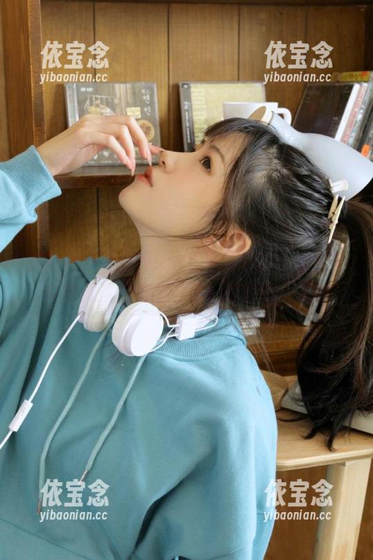 尤物馆 - 兔子Nina双马尾写真合集，快来欣赏这位博主的奇幻造型吧！.txt