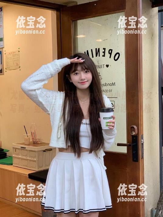 尤蜜荟 - 不容错过的Angela小热巴修女写真，免费下载，尽情欣赏她的诗意风格.txt