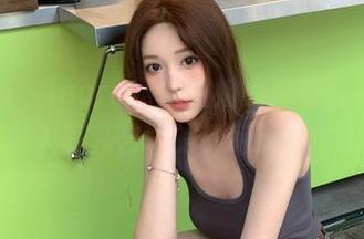 尤蜜荟 - laura阿姣姐姐的福利图包，带你进入写真艺术的梦幻天地！.txt