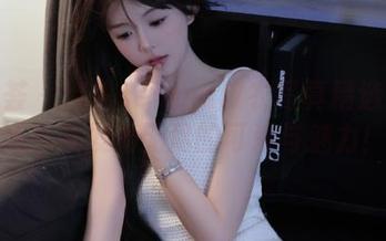 尤蜜荟 - 娜露selena皮衣写真精选集：每一幅都散发着无尽的可爱与魅力！.txt