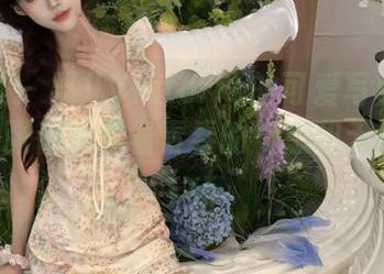 尤蜜荟 - 果儿Victoria的可爱写真合集：每一张都透露着青春的气息和无限可能.txt