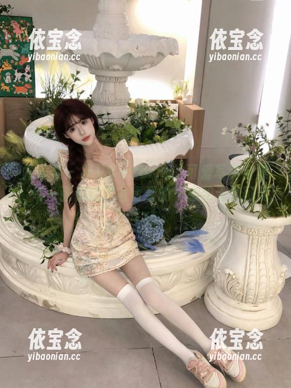 尤蜜荟 - 果儿Victoria的可爱写真合集：每一张都透露着青春的气息和无限可能.txt
