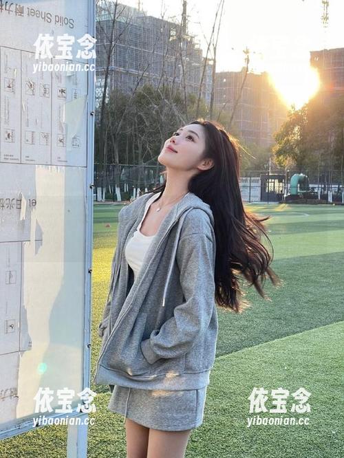 尤蜜荟 - 清新夏日：梦心月的写真作品集，带给你无尽的视觉资源享受.txt