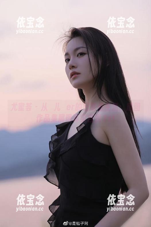 尤蜜荟-玥儿玥er 尤蜜荟 - 从玥儿玥er的日常看生活:原图作品集展现真实自我.txt