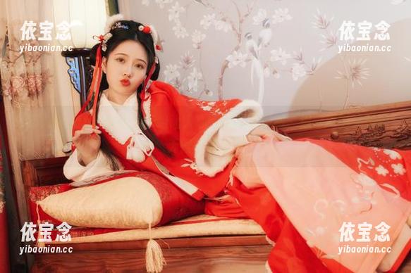年年Nnian与叶红：一组让人心醉的写真套图，追寻摄影之美的无限可能.txt