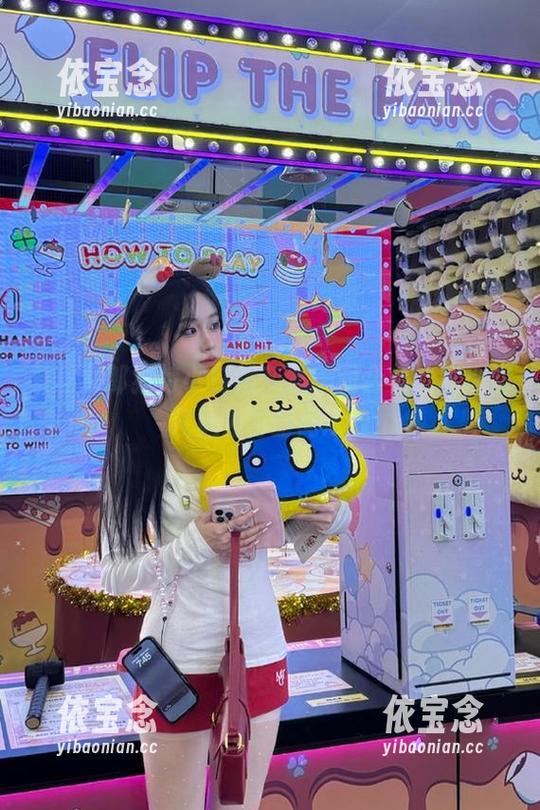 慕丝女郎独特小白裙灰丝美图合集，展现超凡魅力与时尚.txt