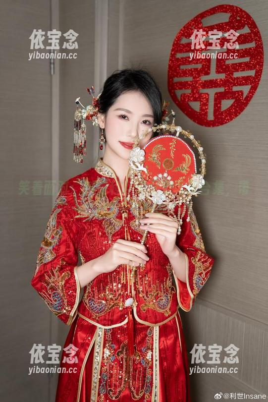 抖娘利世 笑着面对:抖娘利世的女友写真合集,带你领略另类情感.txt