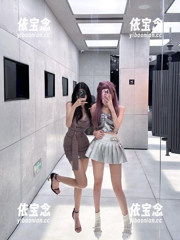 推女神 - 施忆佳牛仔裤全套高清写真，快来下载尽享视觉盛宴！.txt