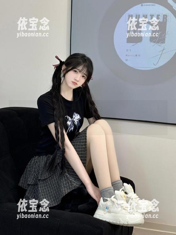 星颜社 - 迷人夏日：安安Angel泳池摄影作品的高清原图，让你心动不已.txt