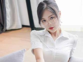 户外写真毫无灵魂？杏子夫人在线教你如何让风景陪你一起尴尬！.txt
