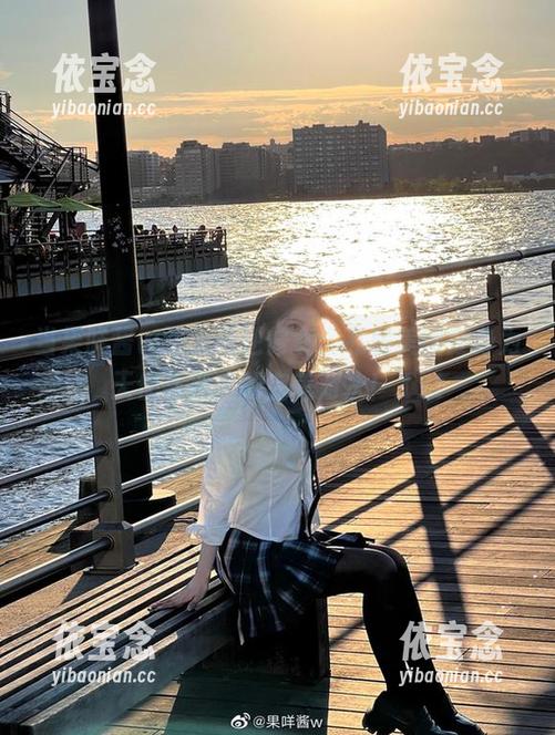 当果咩酱w遇上叛逆修女，私房美图变身为天使与恶魔的完美对决！.txt
