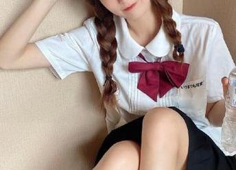 果团网独家作品更新，别错过大秀美背的绝美瞬间！.txt