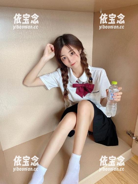 果团网独家作品更新，别错过大秀美背的绝美瞬间！.txt