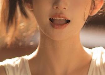 梦丝女神 - 独特视角捕捉宁夏牛仔裤：精彩原图与壁纸收藏指南.txt