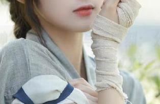 梦丝女神 - 晓晓泳装写真时刻：分享她的青春故事与灵感.txt