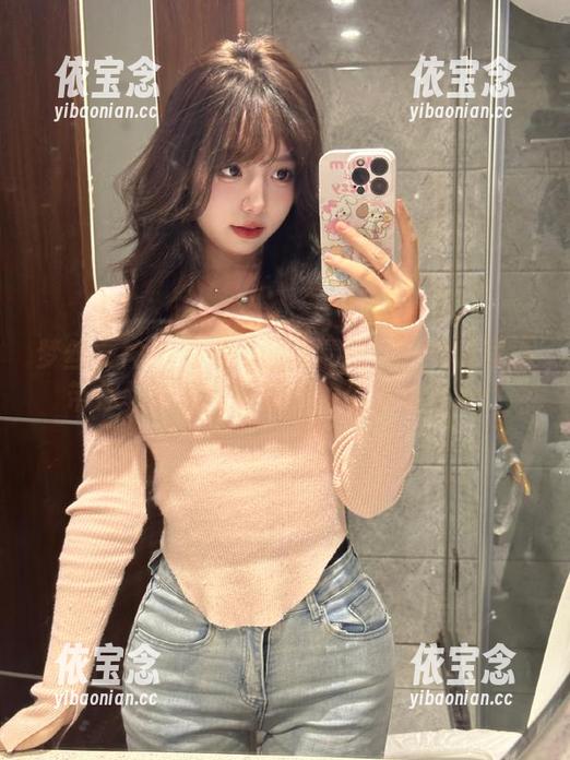 梦丝女神 - 魏婷婷的高清图库：裸足写真带你领略柔美而真实的生活瞬间.txt