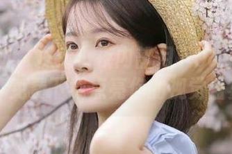 森萝财团 - 探索小夜内部月下08中的唯美图片，免费下载点亮你的视觉盛宴.txt