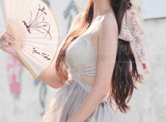 森萝财团 - 玩转夏季！最新小樱比基尼写真资源，让你的视线停不下来！.txt