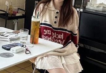 发现森萝财团GZAY系列写真，图库带你穿越时空，体验每一个精致瞬间。.txt