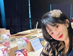网盘美图收藏：森萝财团护士妹妹穿白丝，让你沉浸在唯美作品中.txt