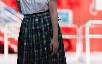 模范学院 - 网盘中隐藏的任莹樱Jenny眼镜写真，谁敢挑战这视觉盛宴？.txt