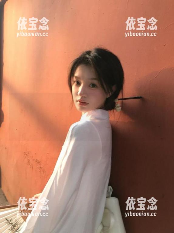 模范学院 - 柳侑绮Sevenbaby内衣图集更新：光看图集就能感受到风吹过内衣的清凉，真是神奇呀！.txt