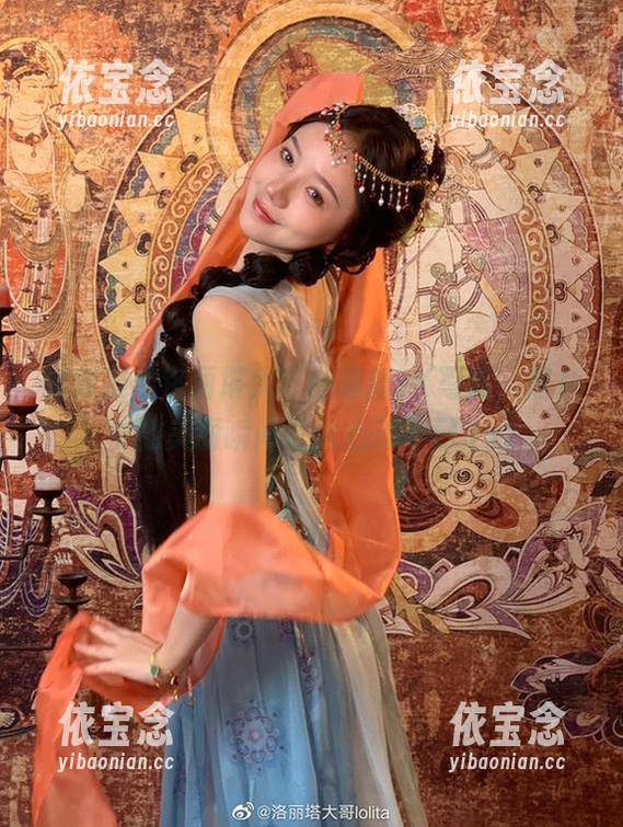 隆重推出洛丽塔大哥的最新JK写真，照片中的美丽瞬间让人心动不已.txt