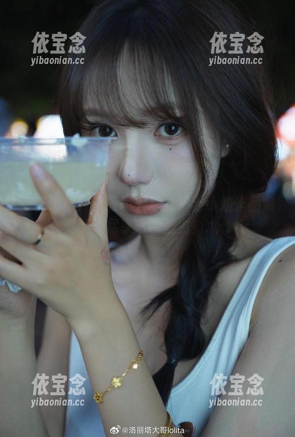 新鲜出炉！洛丽塔大哥的护士小姐作品集更新，尽享艺术魅力！.txt