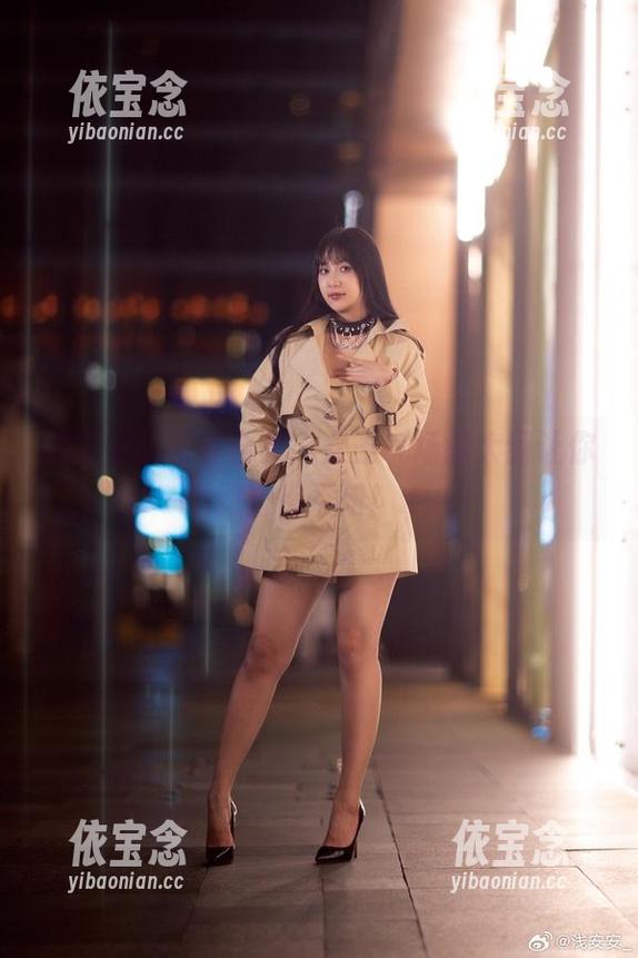浅安安的写真合集，女王气场强大到让你瞬间自愧不如！.txt