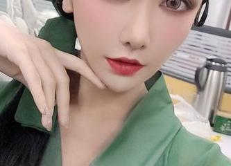 打开“暗黑通讯官”的大门，源纱希喵喵喵福利图集让你欲罢不能！.txt