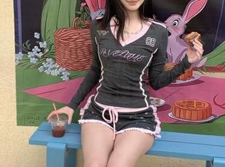 物恋传媒 - 小晴天女仆高清原图：试图扮演女仆，却被现实打脸.txt