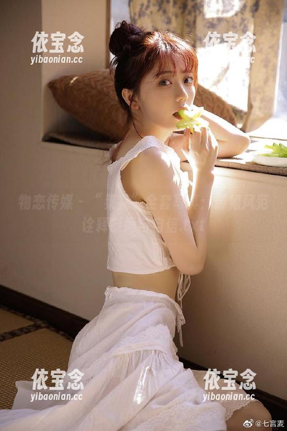 物恋传媒 - “菜菜”全套写真：御姐风范诠释时尚与自信.txt
