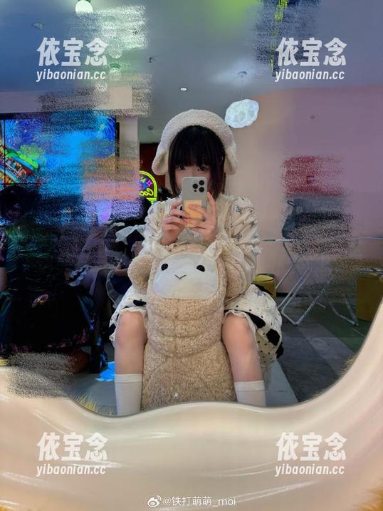 来自王胖胖u的视觉盛宴：小道友旗袍的绝美瞬间，永久免费合集供你欣赏.txt