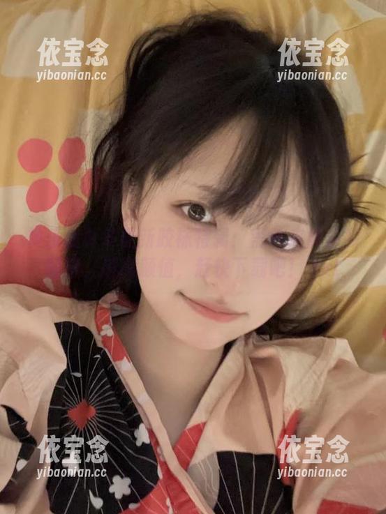 神乐坂真冬最新胶袜特辑：黑色皮裤系列图集，超高颜值，赶快下载吧！.txt