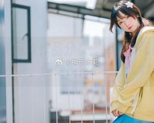 神沢永莉网袜作品分享：捕捉瞬间的写真合集，感受视觉的冲击.txt