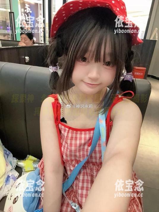 探索神沢永莉黑色系列套图，无圣光摄影揭示她独特的内心世界.txt