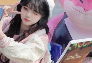秀人网 - 探索Cherry绯月樱镂空高清套图，揭示她作品中隐藏的艺术灵魂与故事.txt