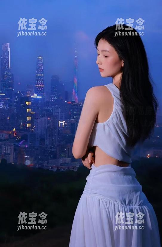 秀人网 - K8傲娇萌萌Vivian女王的私房美图，专属壁纸定会成为你的心头好！.txt