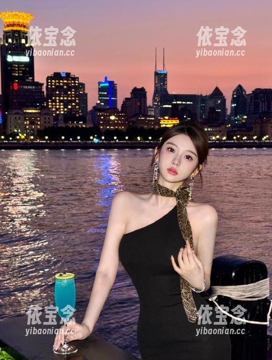 秀人网 - 照片中的卓君Jeanes油亮世界，原图展现独特的艺术视角.txt
