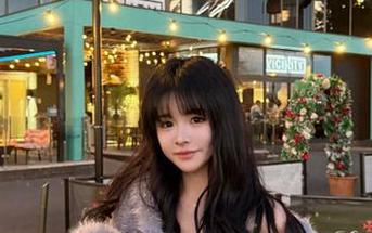 秀人网 - 双笙Alina吊带系列写真作品合集，演绎出无尽的风格与气质.txt