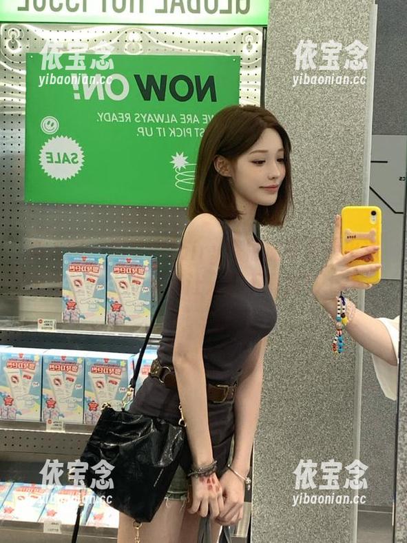 秀人网 - 周慕汐fairy携棉袜写真集出道，袜子上的风景让人目不暇接！.txt