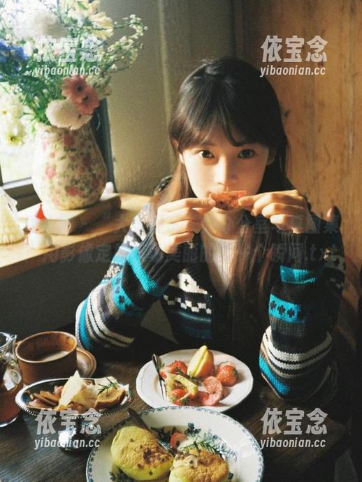 秀人网 - “大美媚京”的办公室写真图集：用影像定格职场美丽的每一个瞬间.txt