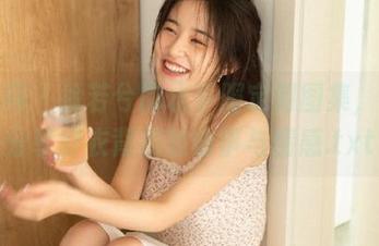 秀人网 - 徐若兮的水手服定制图集，与你分享穿衣背后的故事与情感.txt