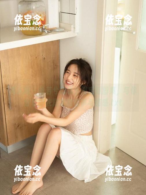 秀人网 - 徐若兮的水手服定制图集，与你分享穿衣背后的故事与情感.txt